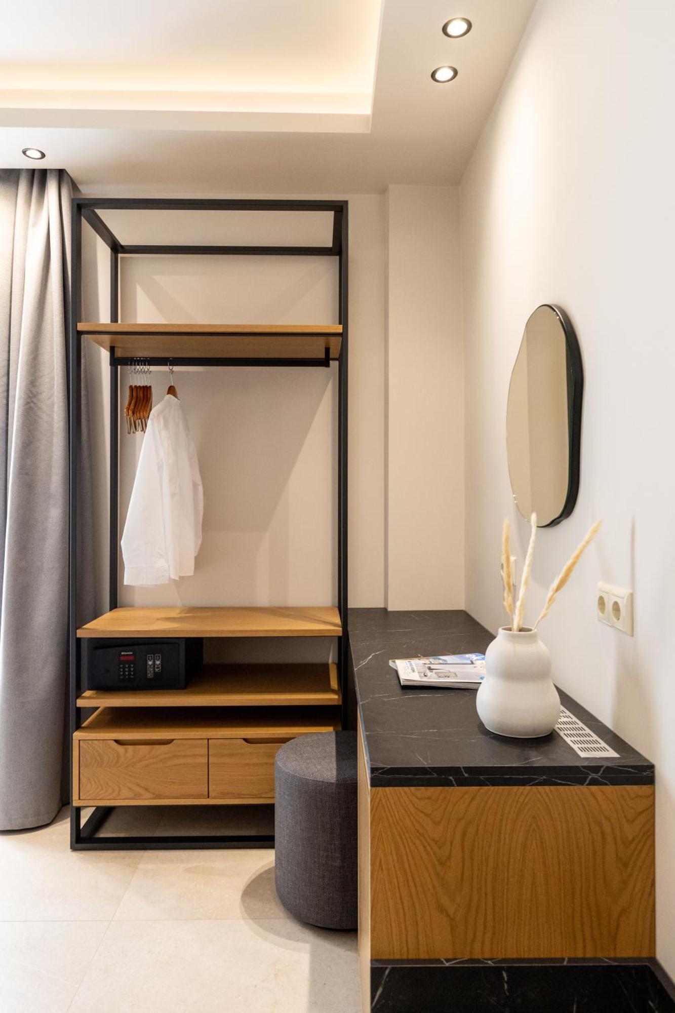 George Hotel Лименария Екстериор снимка