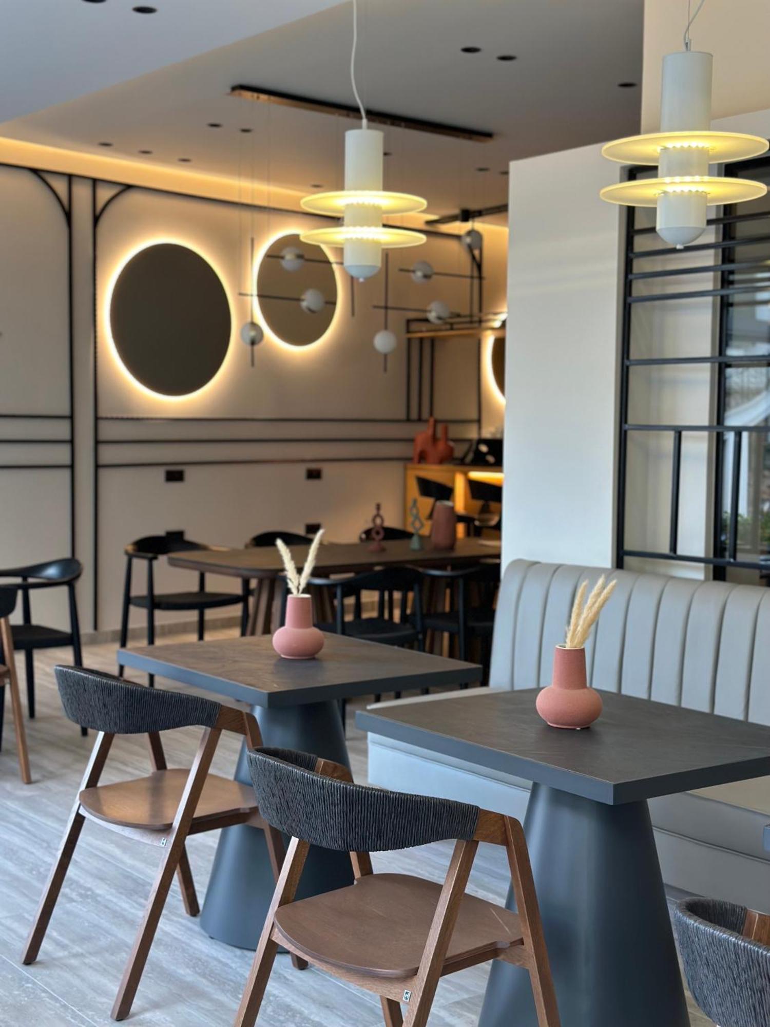 George Hotel Лименария Екстериор снимка